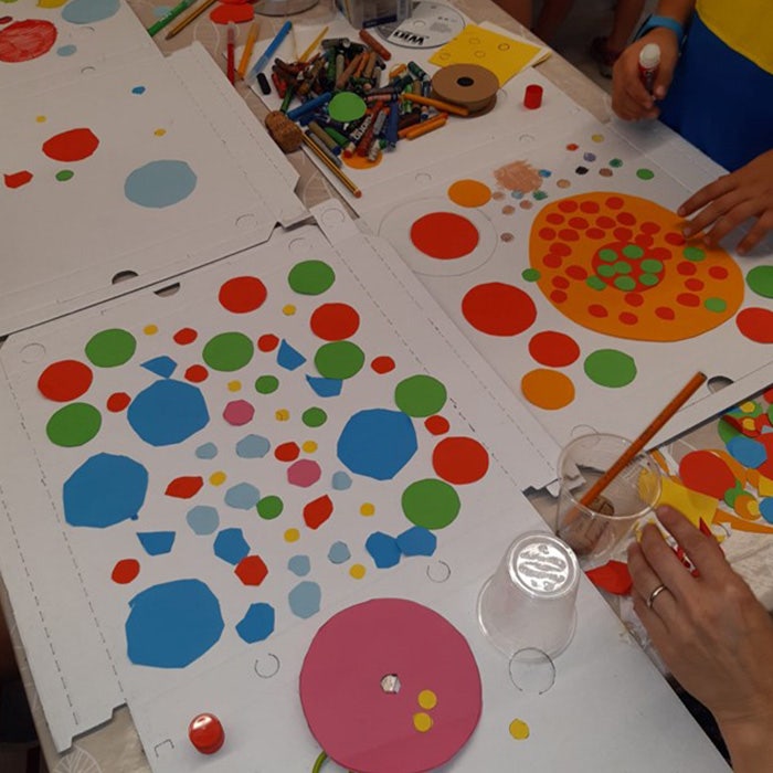 attività svolta durante il laboratorio Yayoi Kusama: Moltiplicare l’infinito | 6-14 anni