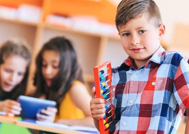 Affrontare la didattica della matematica alla scuola primaria con un approccio multimodale