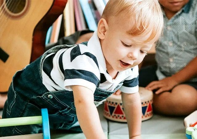 Musica e parole: il forte legame tra le abilità musicali e linguistiche