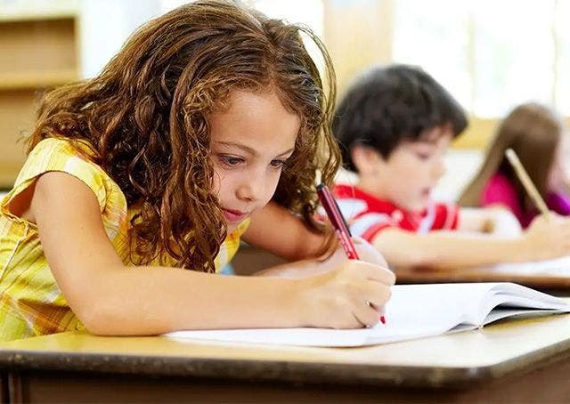 Perché è importante scrivere a mano in modo chiaro e fluente?