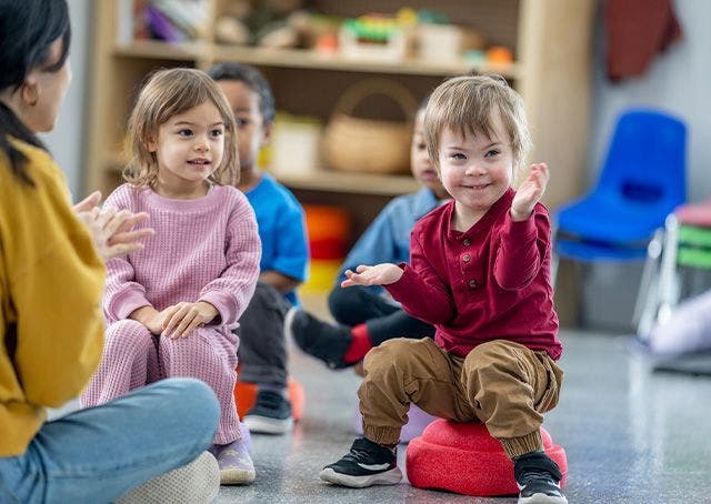 Quali strategie adottare per includere bambini con Sindrome di Down in classe?